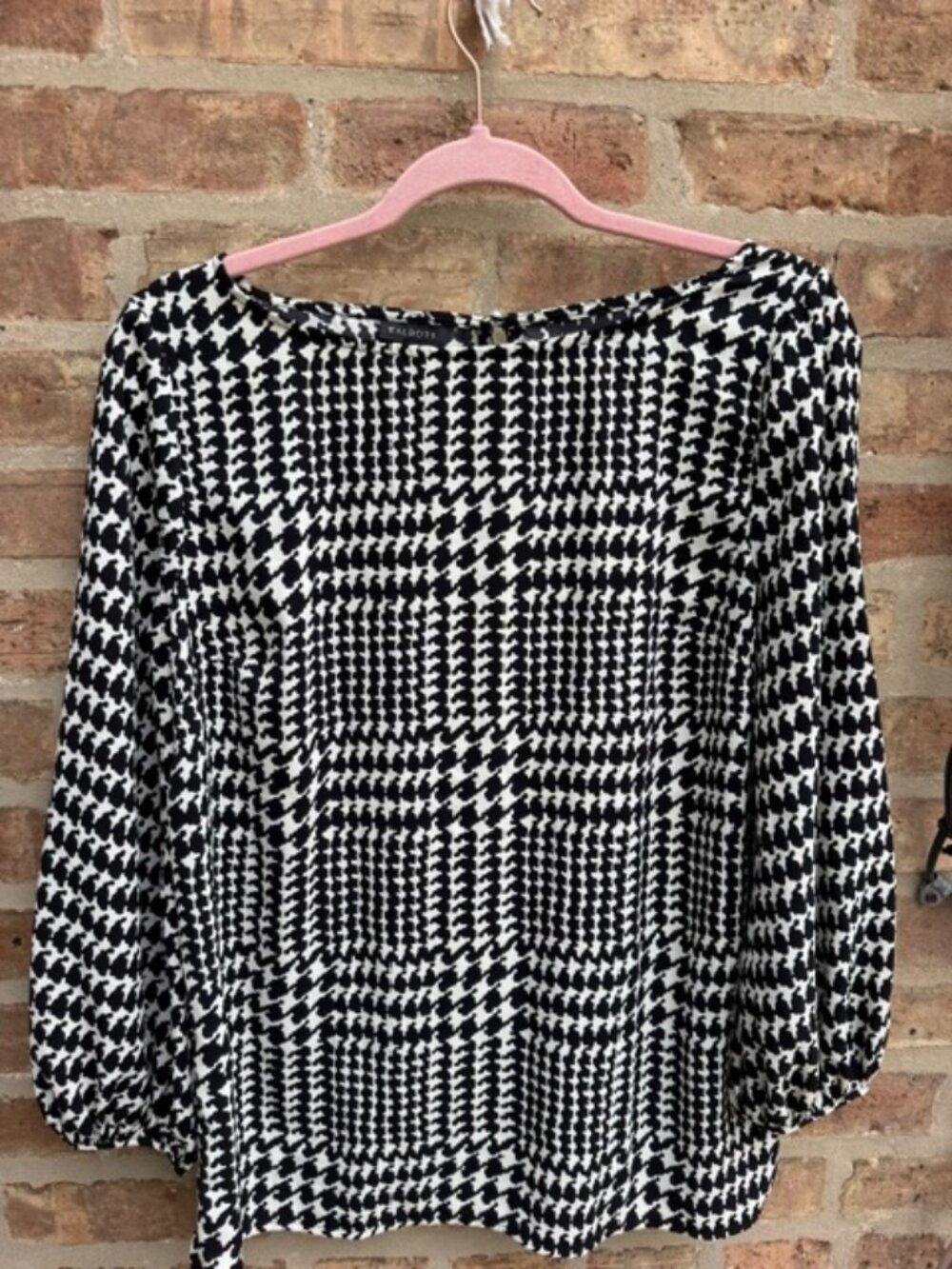 TALBOTS blouse black and white geometric women Size: small top